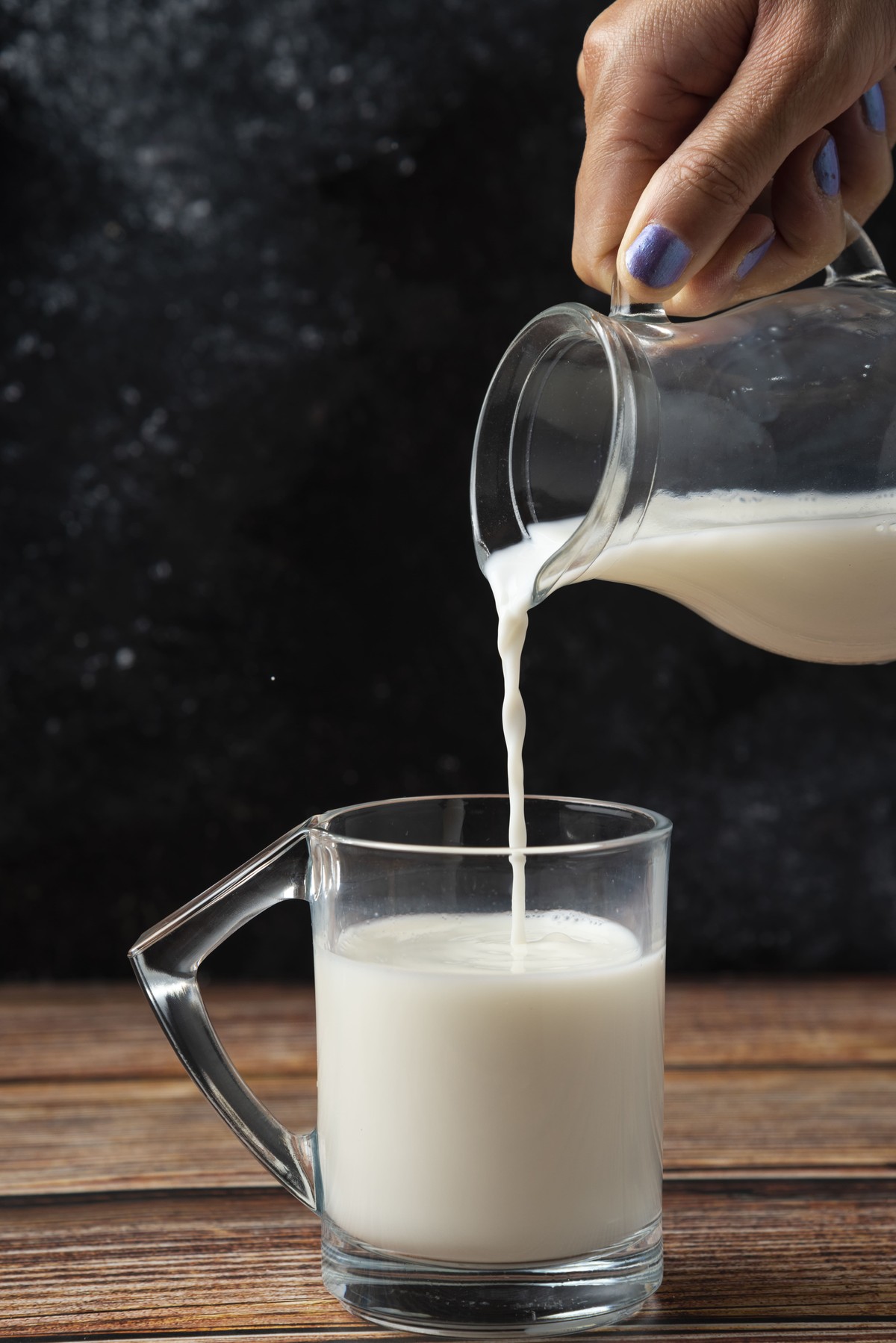 Leite de cabra é melhor para a saúde muscular do que o leite de vaca, diz estudo