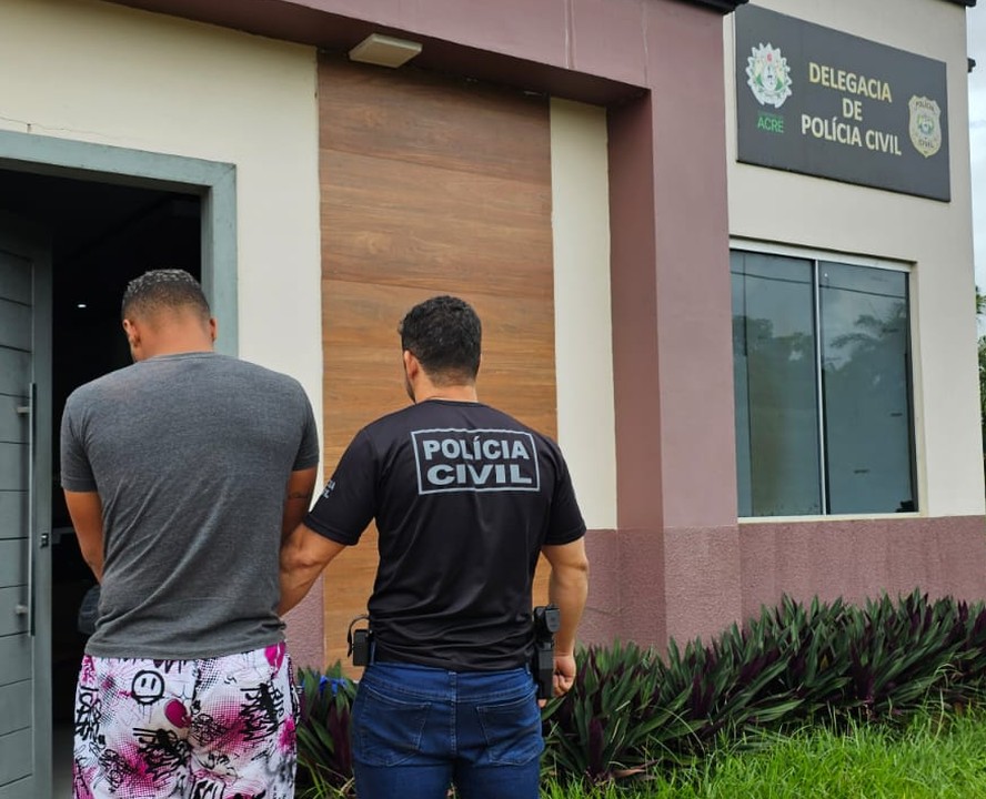 Polícia do Acre prende líder de facção e suspeito que seria executado por ele em 'tribunal do crime'