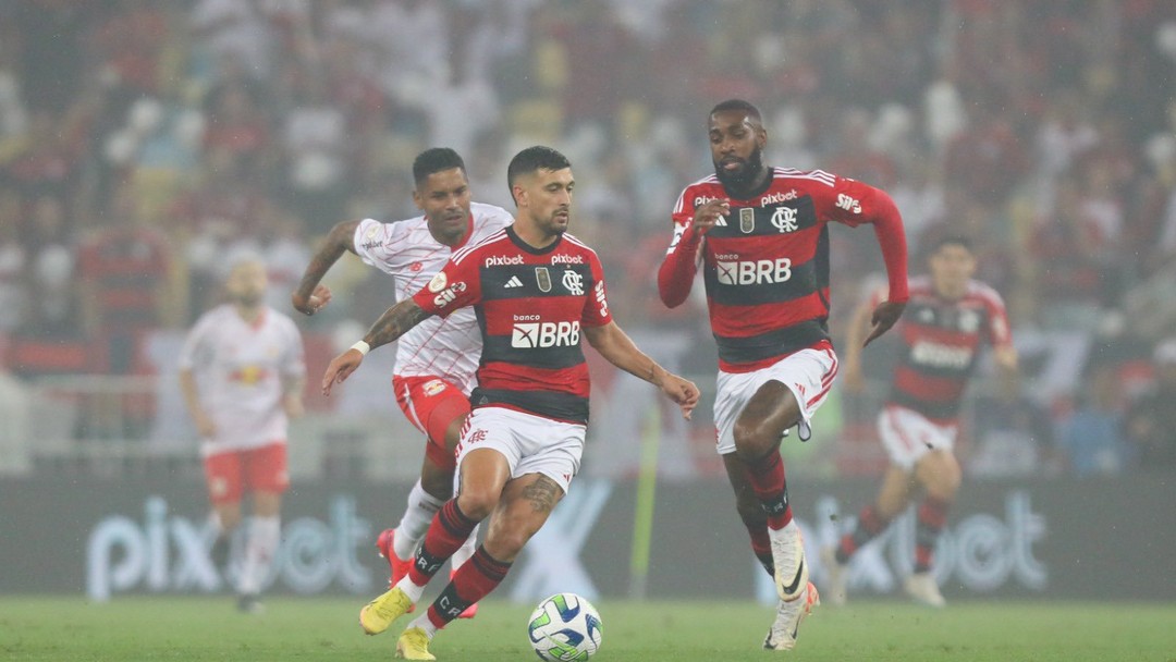 Futebol de fases - Gilmar Ferreira - Extra Online
