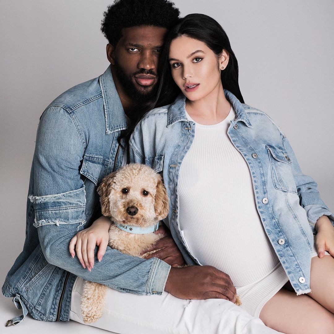 Conheça a modelo brasileira que namora e tem um filho com Joel Embiid ...