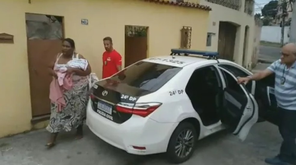 Casal que foi preso suspeito de sequestro de um bebê — Foto: Reprodução/TV Globo