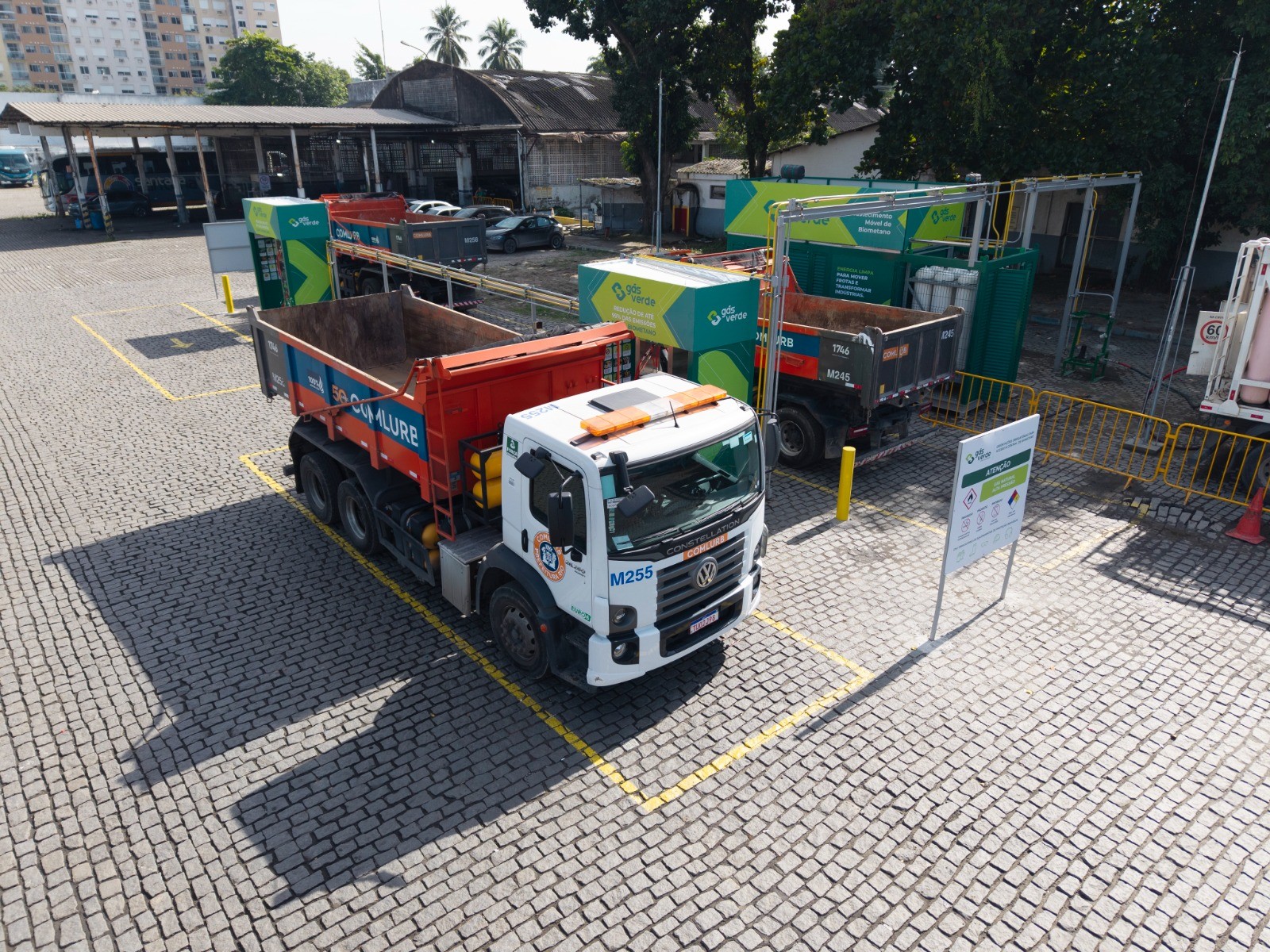 Comlurb e Gás Verde firmam parceria para transformar lixo em combustível para caminhões de coleta - QTU Questões do Universo
