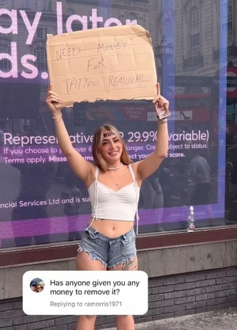 Rain Monroe pede dinheiro para remover 'TRUMP' tatuado na testa &mdash; Foto: Reprodu&ccedil;&atilde;o/Instagram