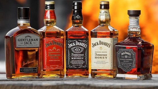 Jack Daniel's de maçã verde ou canela? Entenda as diferenças entre os sabores da marca de whiskey