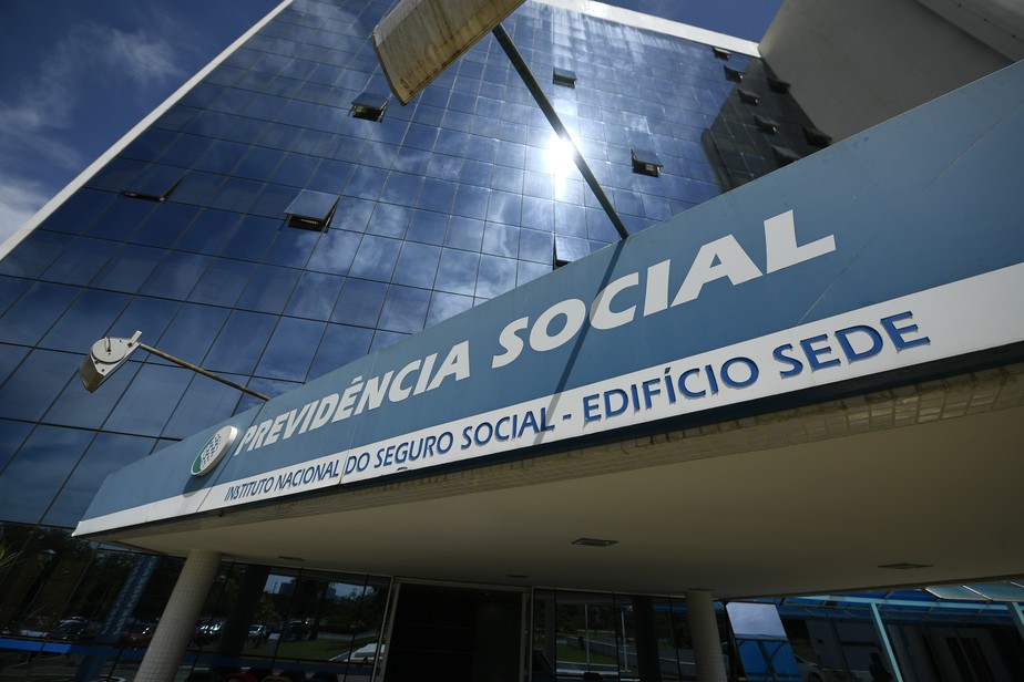 INSS e Receita Federal divulgam esquema de trabalho em dias de jogos do Brasil