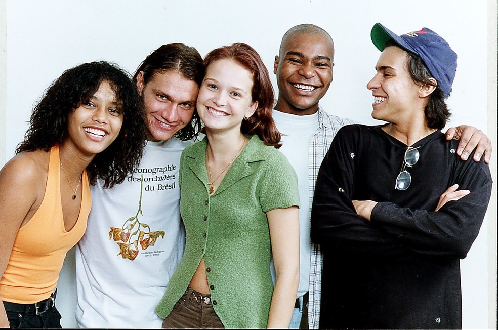 EM 1997, THAIS ARAUJO , VITOR HUGO , FERNANDA RODRIGUES , FERNANDO ALMEIDA E ANDRE GONCALVES COMEMORACAO DO ANIVERSARIO DO ATOR VITOR HUGO — Foto: WILLIAM NERY (DIVULGACAO)