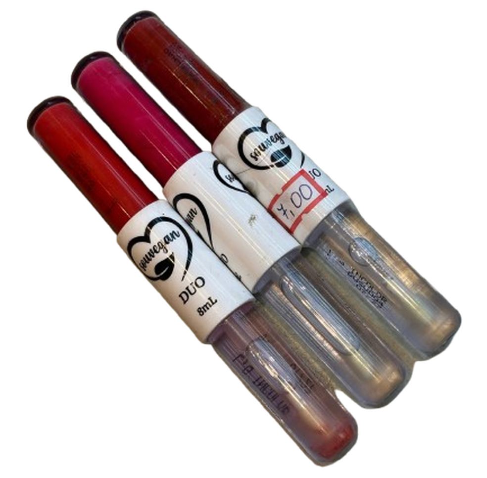 Batom e gloss — Foto: Reprodução