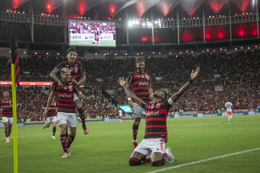 Bruno Henrique comemora o seu gol diante do Nova Iguaçu
