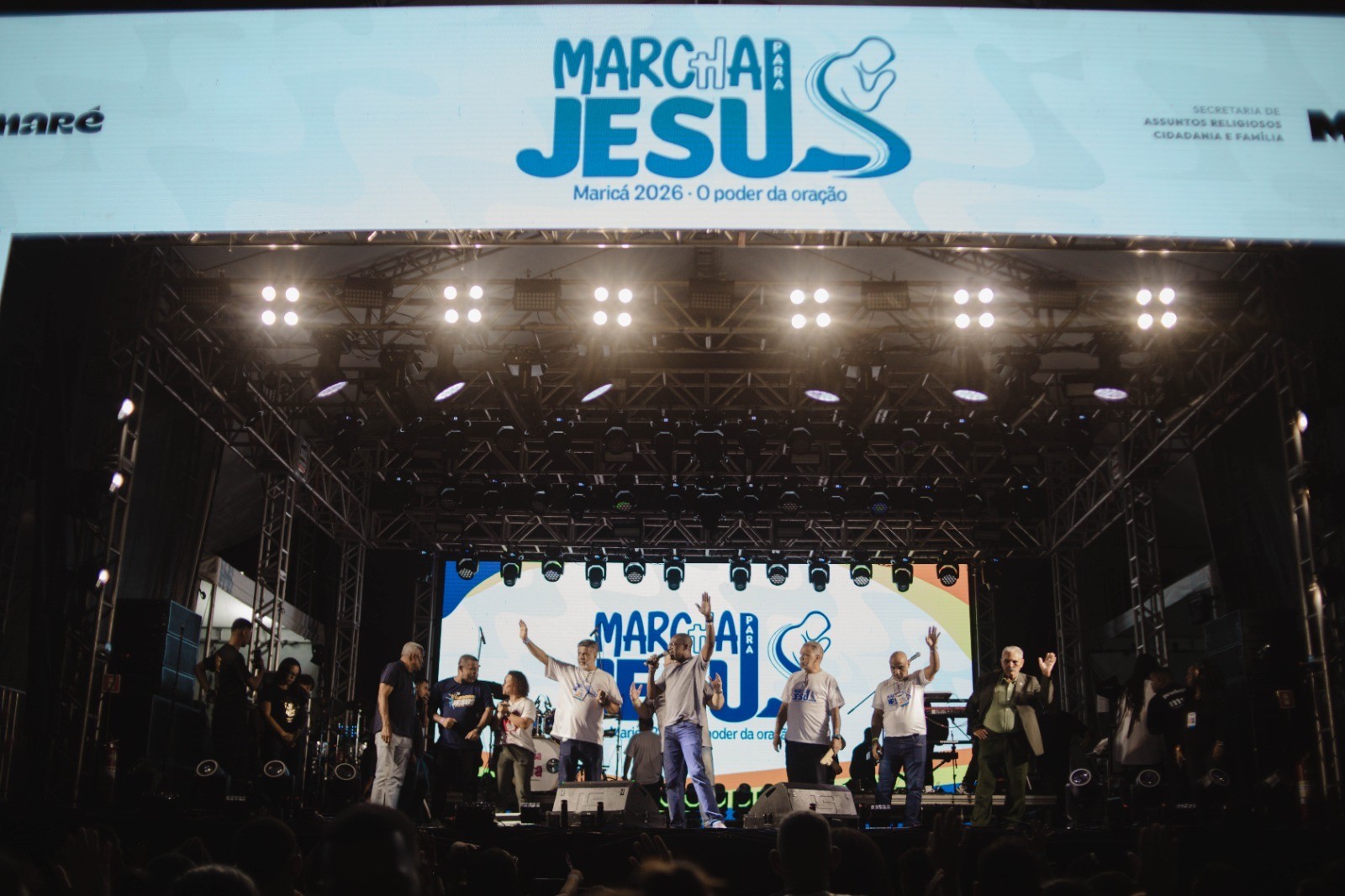 Marcha para Jesus reúne cerca de 6 mil fiéis e leva caminhada de fé e grandes shows ao Centro de Maricá - QTU Questões do Universo