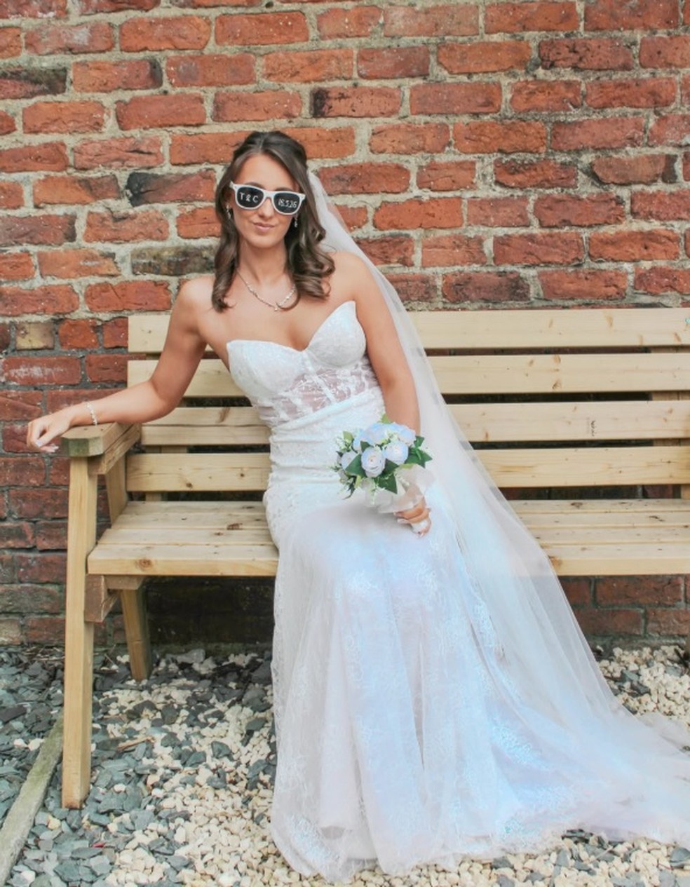 Tyler se casou com Cameron Griffith usando vestido de R$ 103 — Foto: Reprodução/Instagram