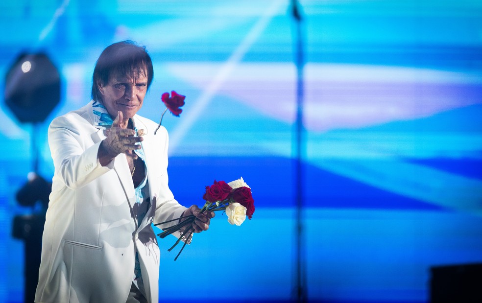 Roberto Carlos durante o especial de 50 anos gravando em São Paulo — Foto: Maria Isabel Oliveira/Agência O Globo