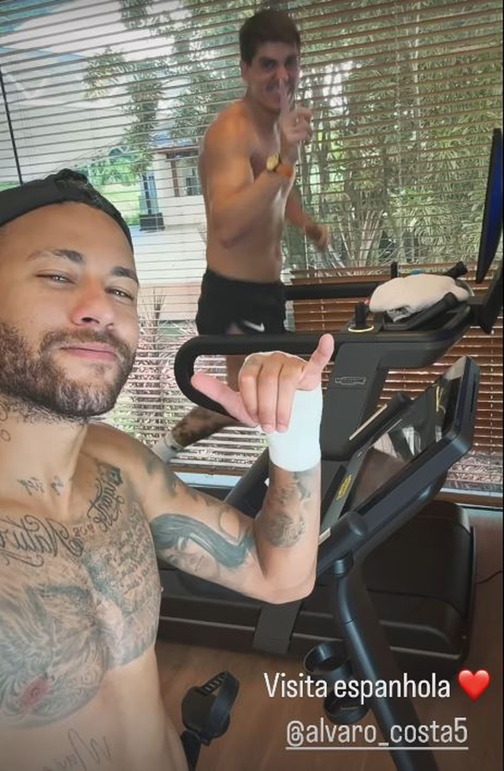Bruna Biancardi e Neymar seguem juntos em Mangaratiba &mdash; Foto: rep/instagram