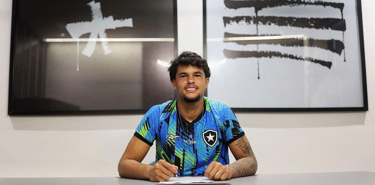 Bruno Samudio é afastado do Botafogo por 