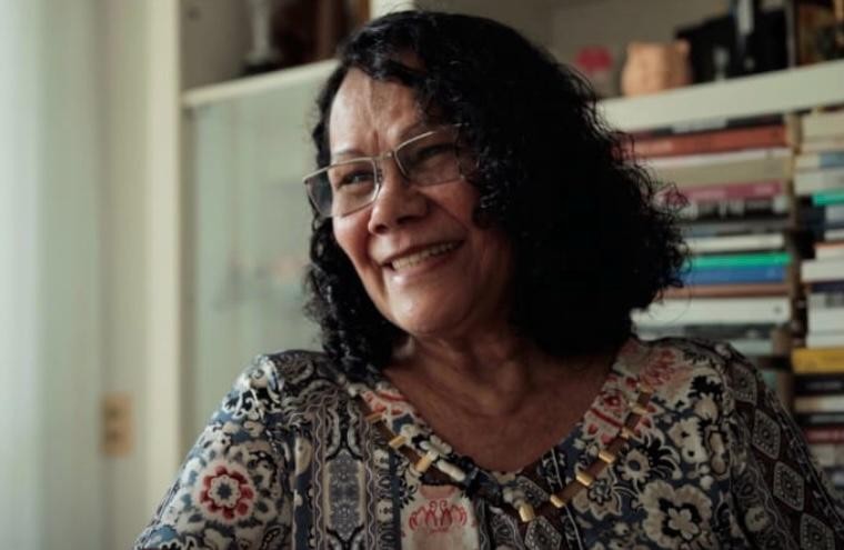 Tina Correia lança seu segundo livro, 'Fidiguido', dez anos após sua elogiada estreia como escritora com 'Essa menina'