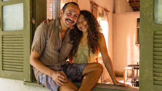 Irandhir Santos celebra união com professor em refúgio baiano: fotos revelam cumplicidade na Chapada Diamantina