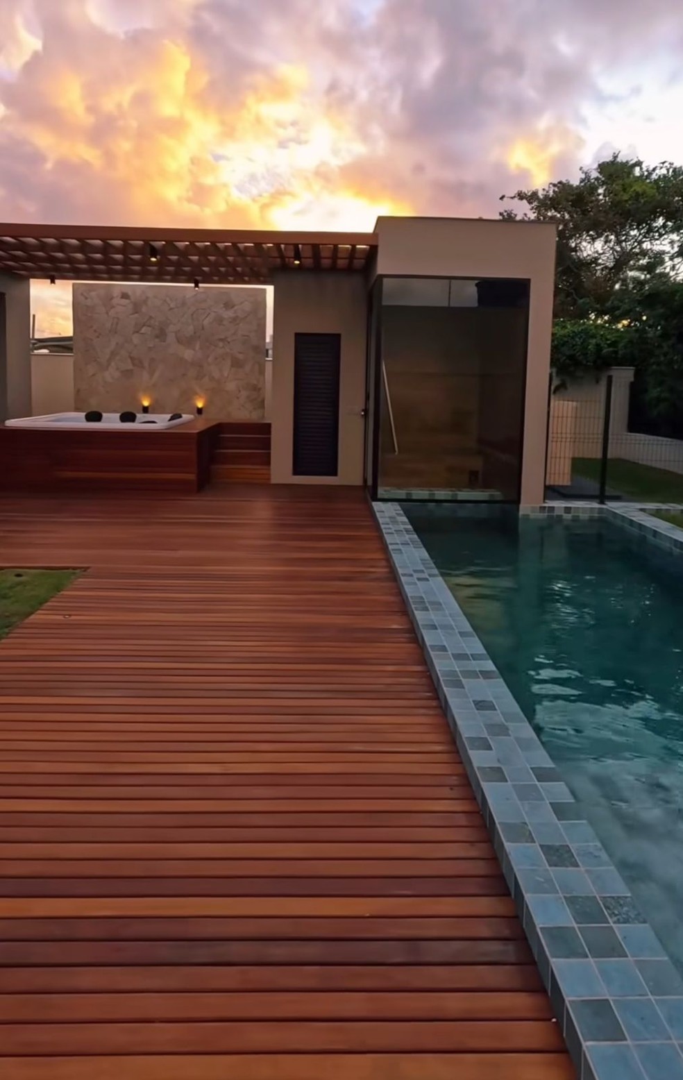 A mansão de Rico Melquiades em Alagoas — Foto: Instagram