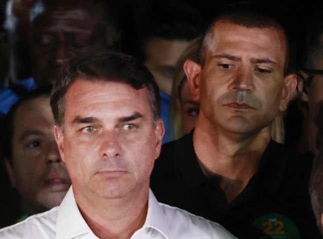 Após derrota de Flávio Bolsonaro, aliados defendem autonomia de Douglas Ruas para Governo do Rio