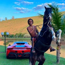 Buzeira diz que ficou milionário vendendo rifas pela internet — Foto: rep/ instagram