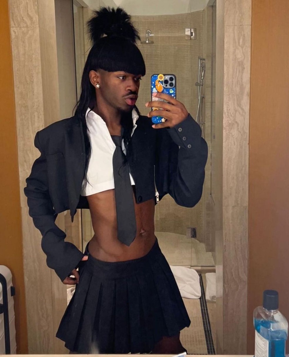 Lil Nas X usa roupa emprestada de Pabllo Vittar em aniversário de Anitta — Foto: Reprodução/Instagram