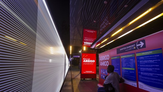 'Abrigo Amigo': projeto de segurança com painéis interativos é inaugurado em estação do VLT 
