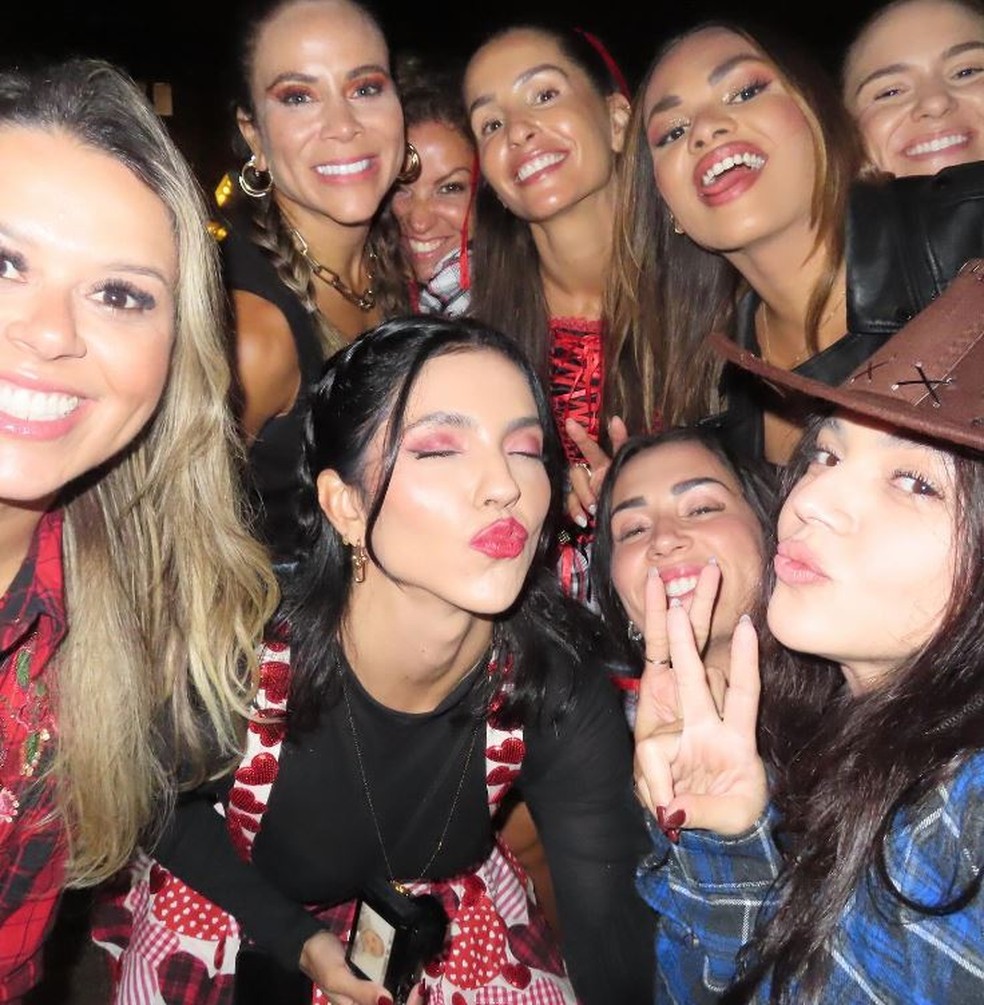 Gisellen Ramalho e flaesposas — Foto: rep/ instagram