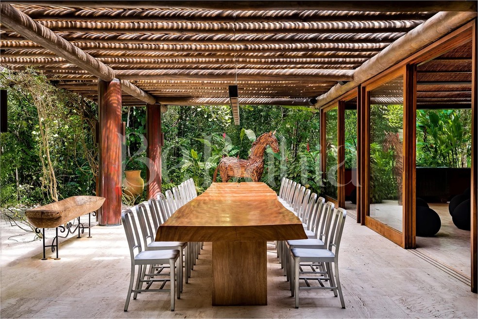 Villa em Trancoso de R$ 300 milhões é de Daniel Vorcaro — Foto: reprodução/ Be Bahia e Casas e Vilas