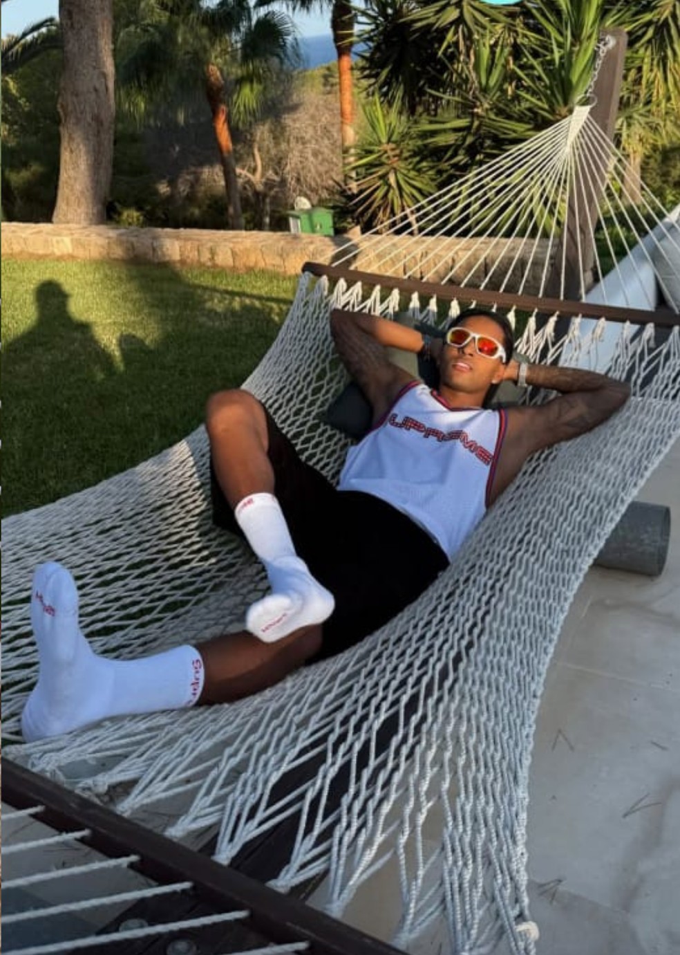 Rodrygo Goes e influenciadora levantam rumores de crise ao viajarem ...