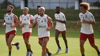 Flamengo se reapresenta para a temporada de 2024 — Foto: Marcelo Cortes / CRF