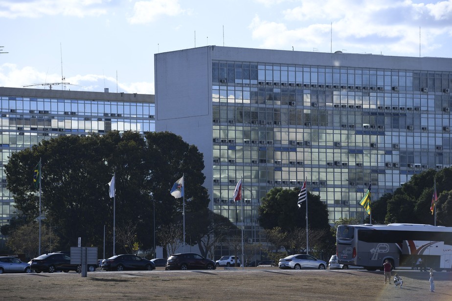 Portaria que estabelece o expediente nos dias de jogos da Copa do Mundo  Feminina 2023 – Centro Universitário de Mineiros