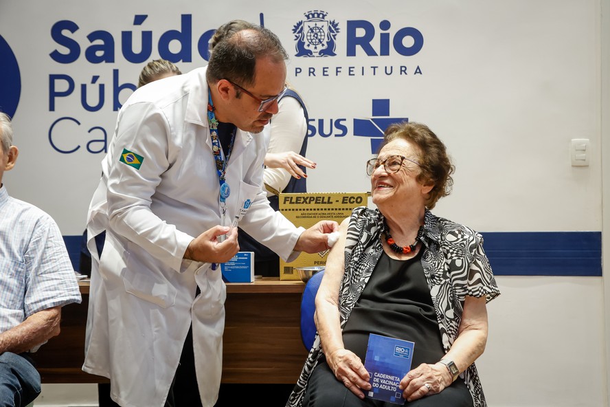 Veja onde se vacinar: Rio começa a imunizar idosos a partir de 85 anos ...