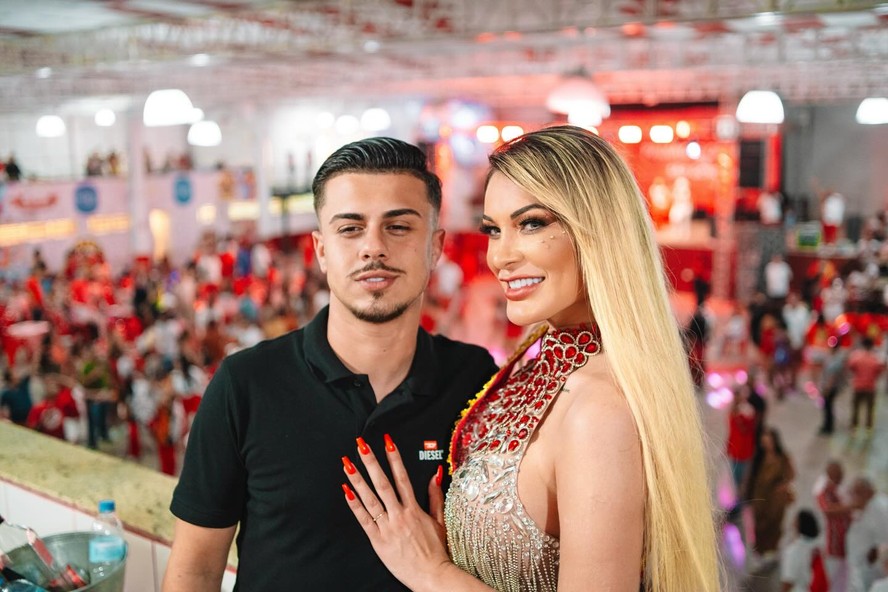 Após volta ao carnaval, Andressa diz que está casada há 11 dias: 'Amor não precisa de plateia'