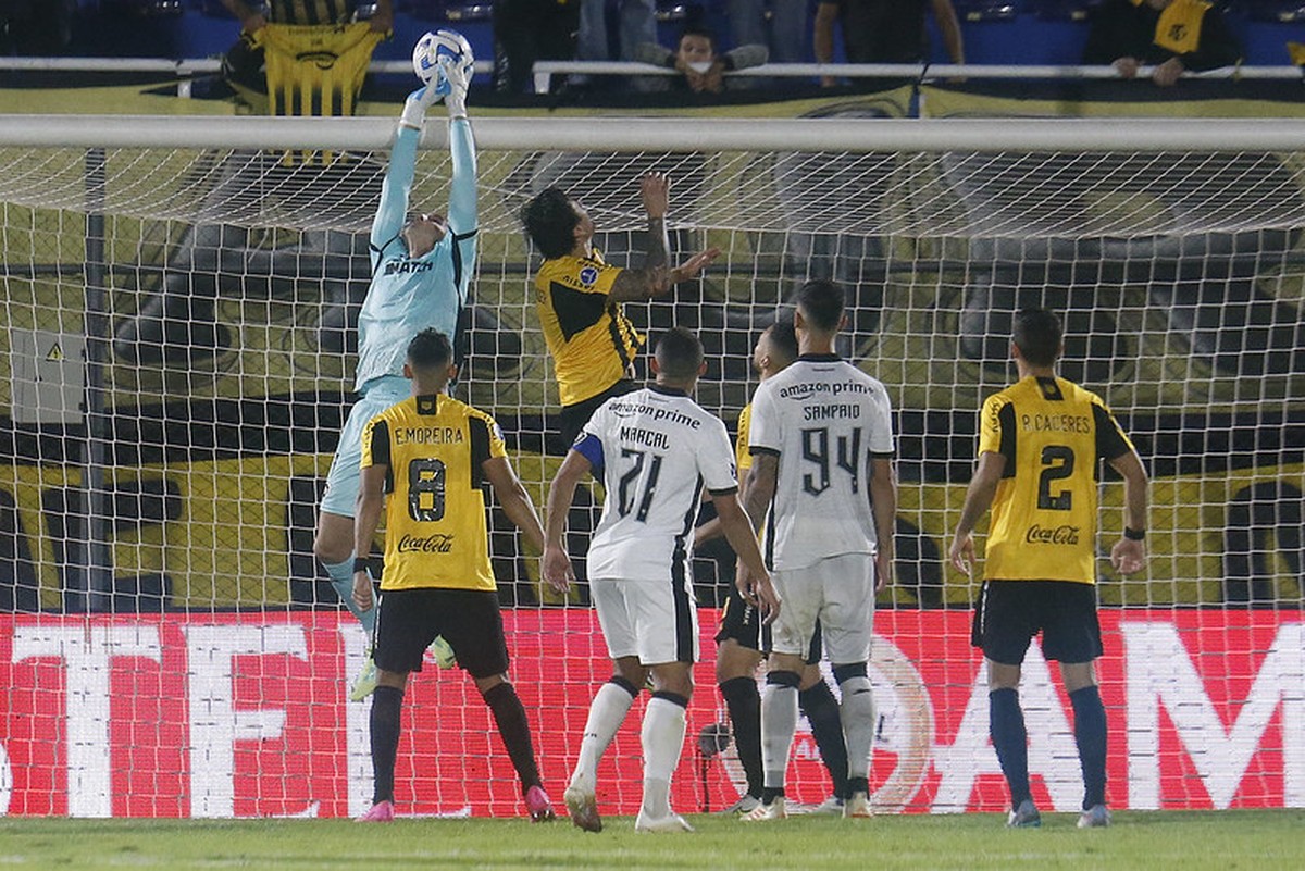 Estratégia bem-sucedida de Vanderlei escora opção de Bruno Lage no Paraguai | Gilmar Ferreira