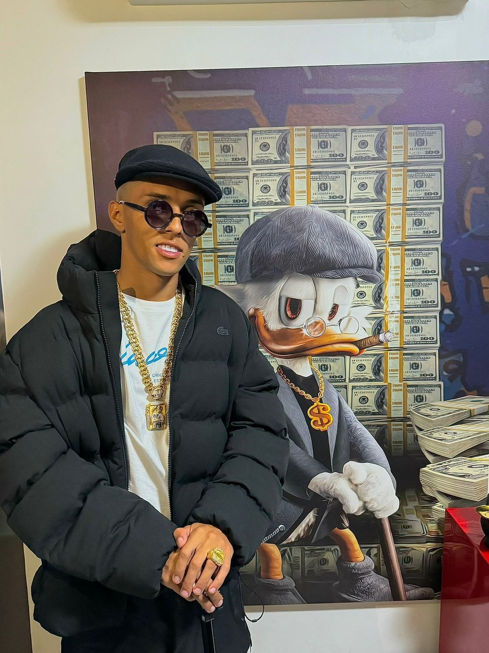 Conheça Buzeira, o influencer que saiu da pobreza e deu colar de R$ 2 ...