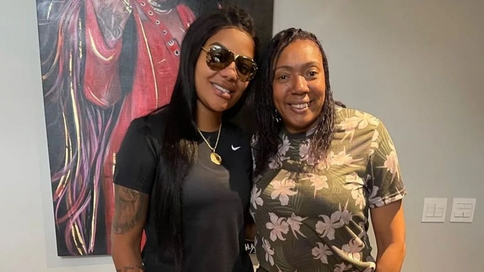 Ludmilla comprou igreja evangélica e deu de presente para pastora — Foto: Reprodução/Instagram