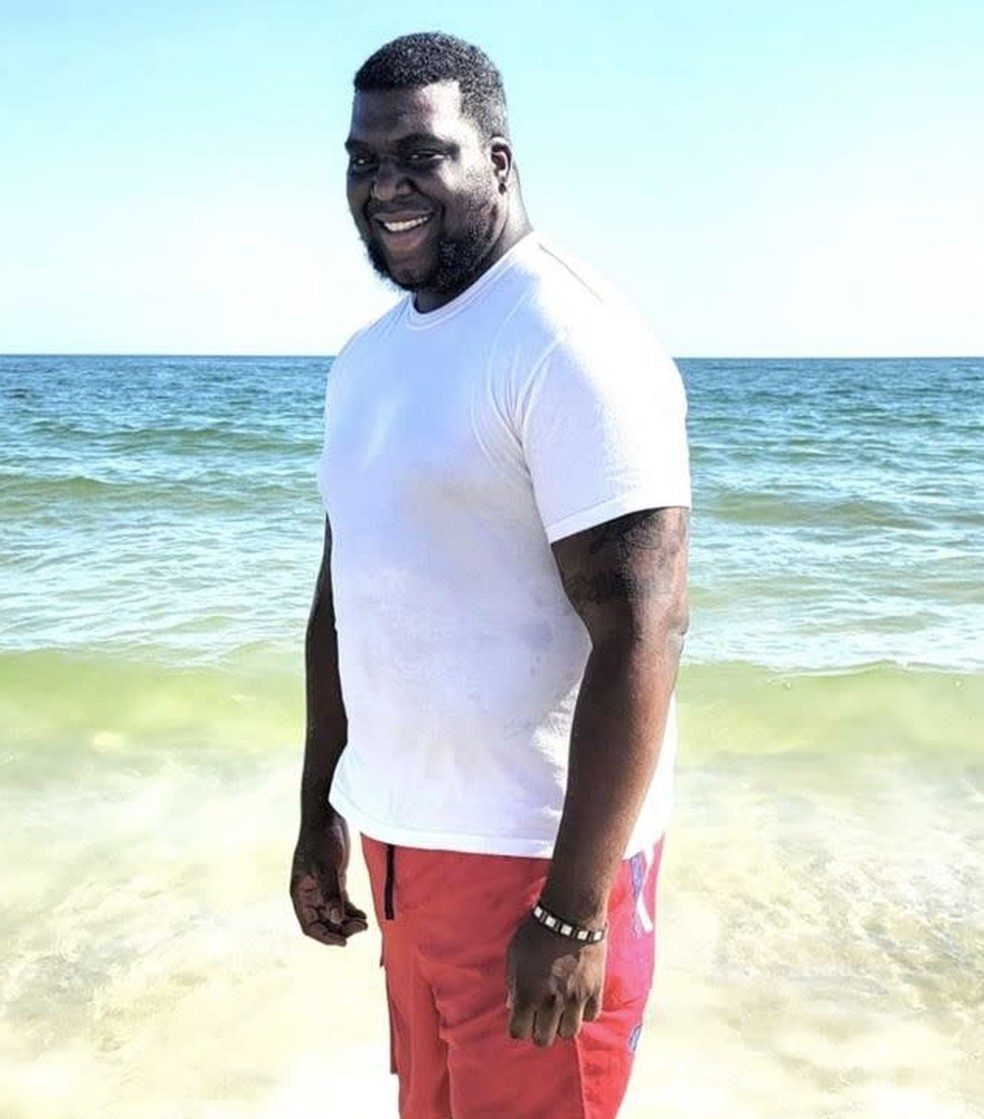 Homem deixou o consultório com as gengivas inflamadas e sangrando, o que pode ter permitido a entrada de bactérias na corrente sanguínea — Foto: Reprodução / Redes Sociais