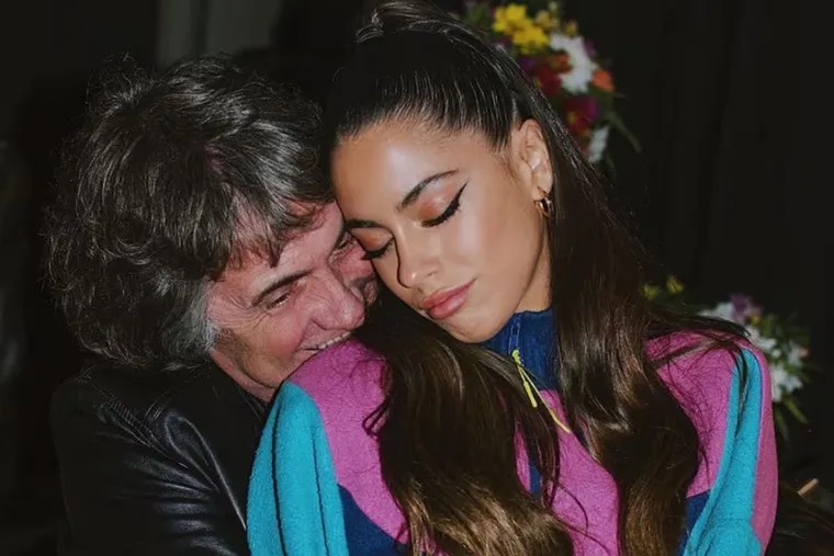 Tini Stoessel rompe com o pai após auditoria de fortuna avaliada em R$ 362 milhões, segundo imprensa internacional - QTU Questões do Universo