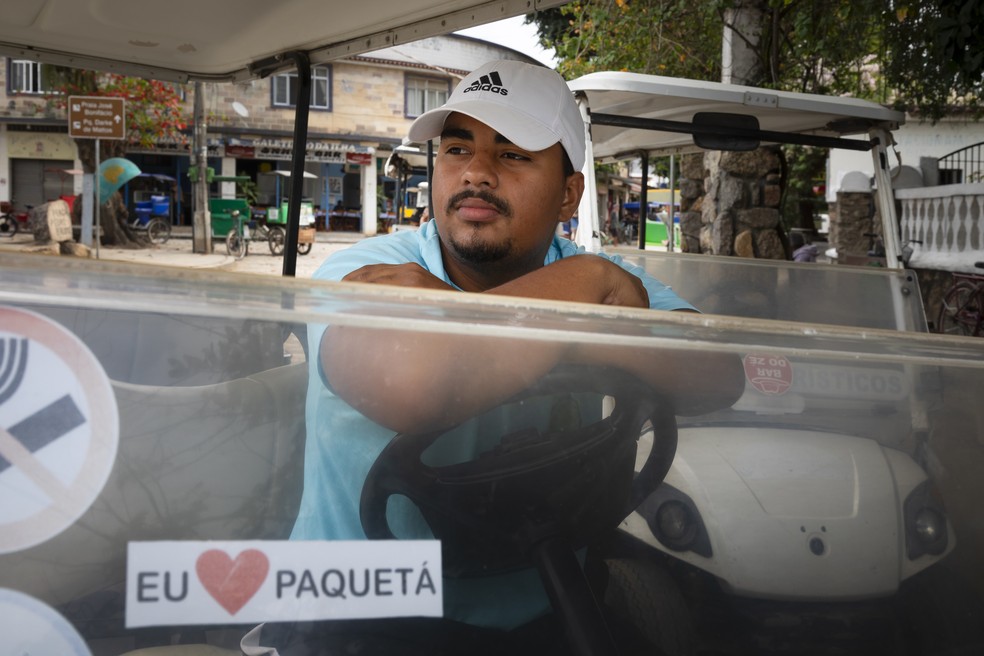 Morador da Ilha de Paquetá, Patrick Xavier reclamou do jogador do West Ham e da seleção brasileira — Foto: Leo Martins
