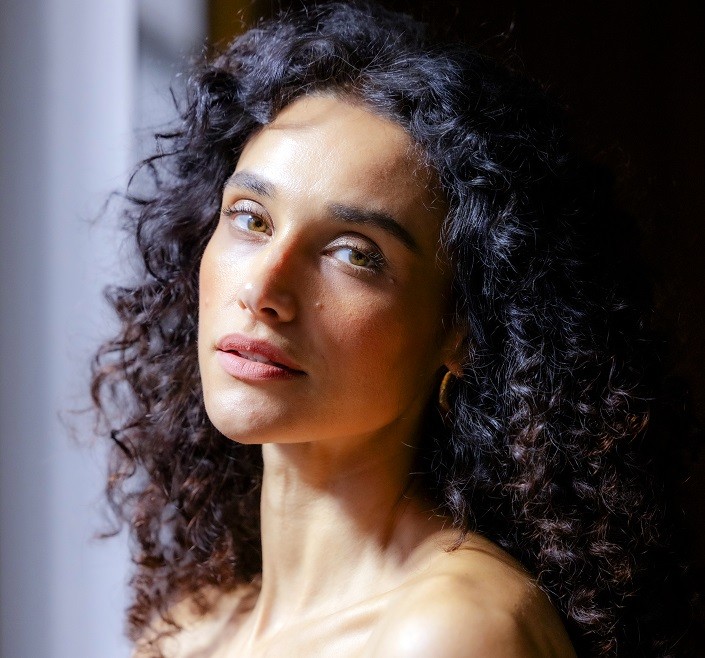 Débora Nascimento vive mulher que tem caso com sócio do marido em ‘Lá na minha terra’, nova novela das seis