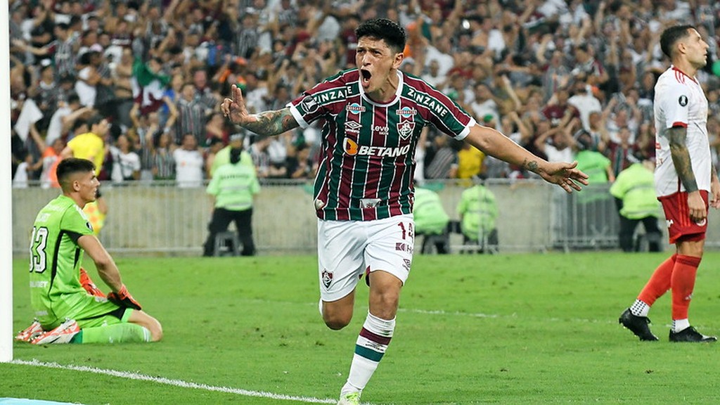 Germán Cano comemora seu segundo gol contra o Internacional, que garantiu o empate para o Fluminense