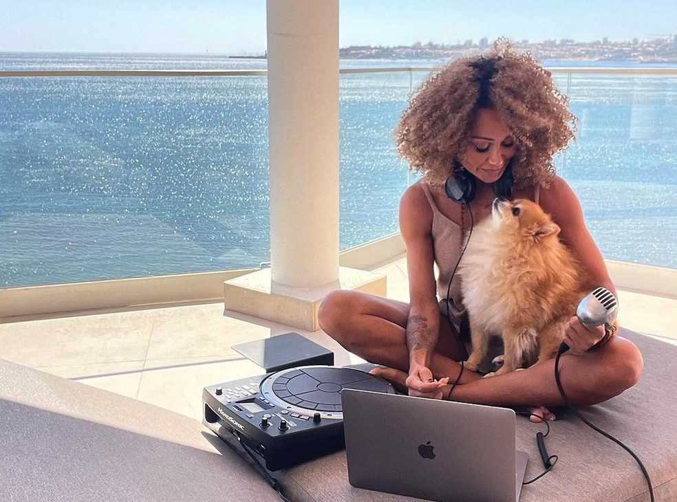 A DJ brasileira Beka Episcopo — Foto: Reprodução / Instagram
