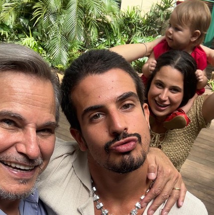 Edson Celulari com os filhos — Foto: Reprodução/Instagram