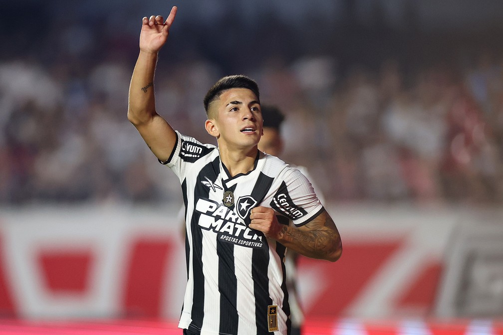 Almada na época de Botafogo — Foto: Vitor Silva/Botafogo