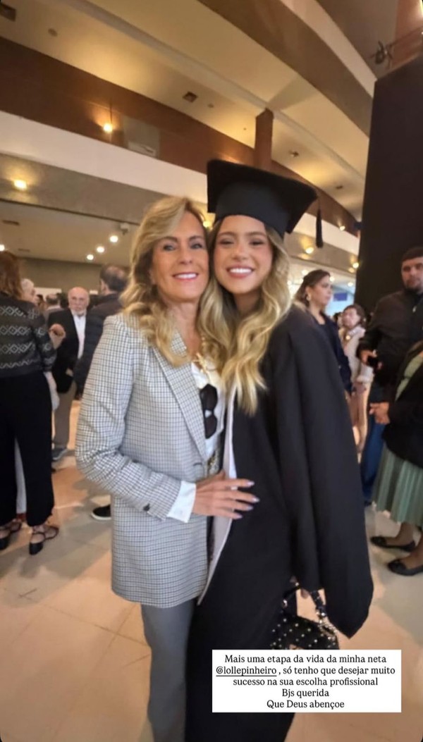 Eterna 'Garota de Ipanema', Helô Pinheiro e marido prestigiam neta em ...