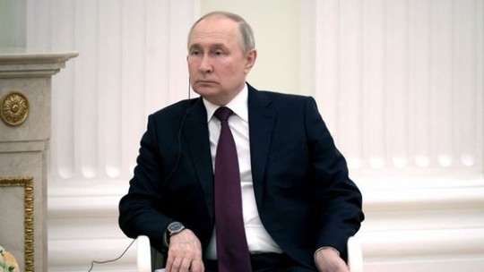 Conselheiros de Putin pararam de dar más notícias ao presidente russo, diz fonte