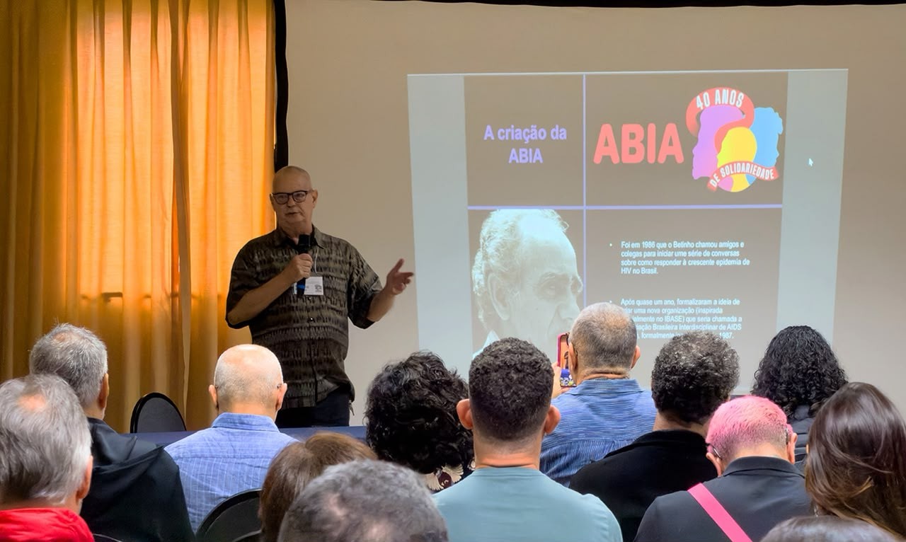 Associação Brasileira Interdisciplinar de Aids lança plataforma pública com mais de quatro mil materiais sobre a história da epidemia no país