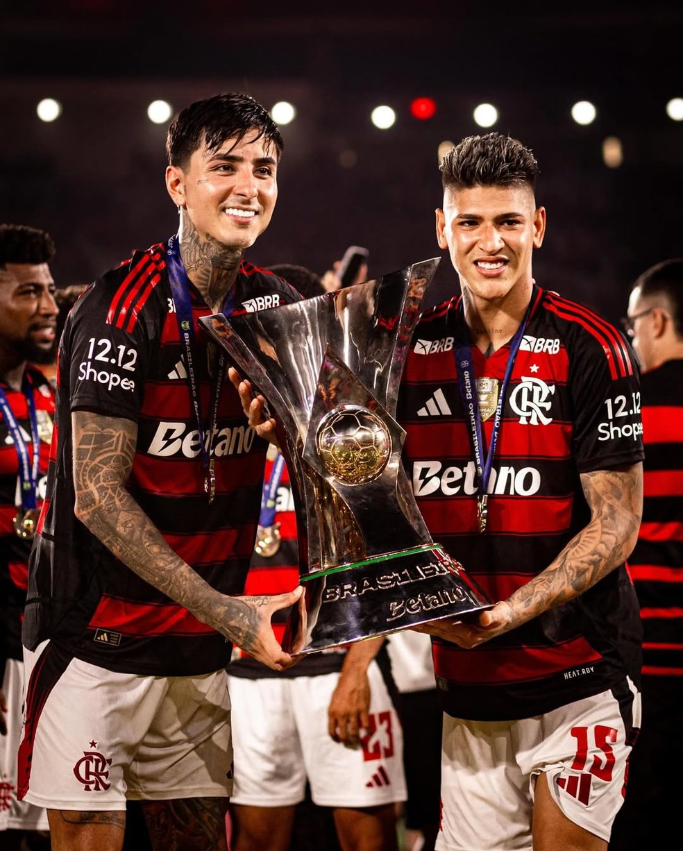Erick Pulgar e Carrascal, do Flamengo — Foto: Lucas Almeida/Reprodução/Instagram