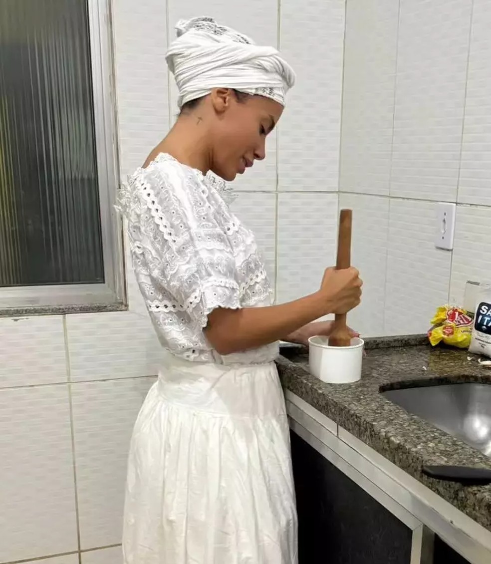 Anitta e Danilo Mesquita s&atilde;o do candombl&eacute; &mdash; Foto: Reprodu&ccedil;&atilde;o/Instagram