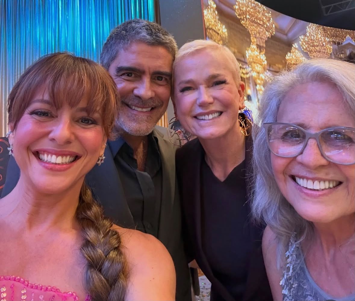 Ex-Garota do Zodíaco do ‘Planeta Xuxa’, Fernanda de Freitas registra reencontro com a apresentadora