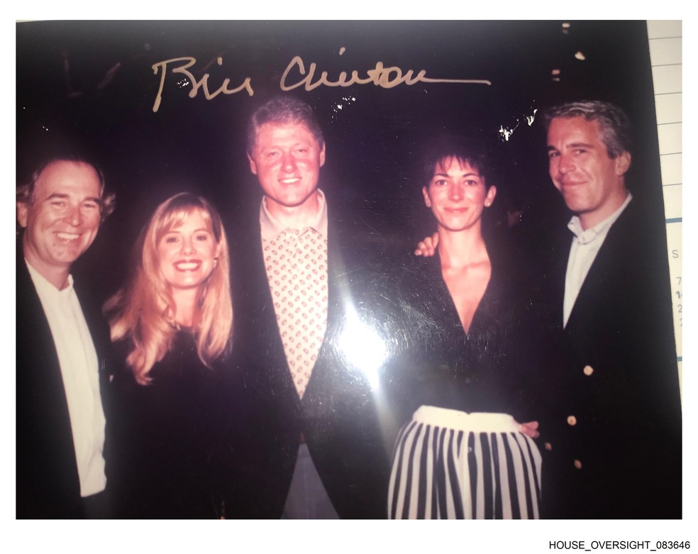 Epstein com Bill Clinton, ex-presidente americano — Foto: Divulgação/Committee on Oversight and Government Reform
