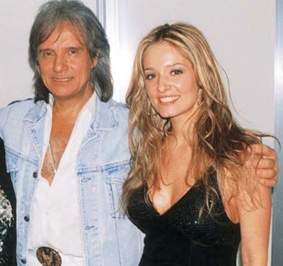 Luciana Vendramini com Roberto Carlos  — Foto: divulgação